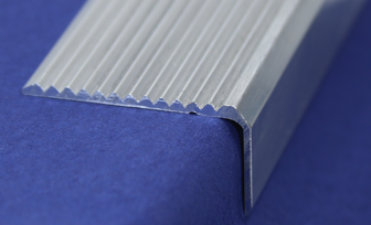 Aluminiumsonderprofil Aluminium gerieft